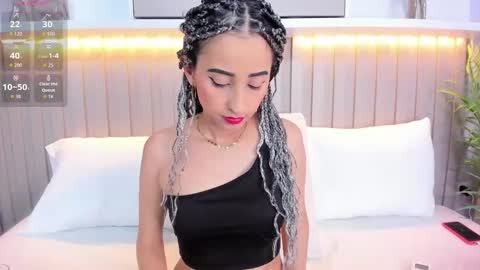 Violett  online show from November 2025 08:32:01 PM