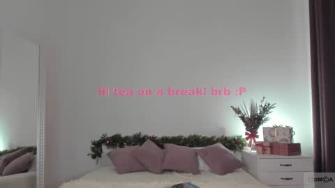 violetta_finch online show from December 2024 11:32:01 AM