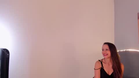 Snapshot of violetta_fire chatting on February 2026 08:02:01 PM Violetta online show from February 2026 08:02:01 PM