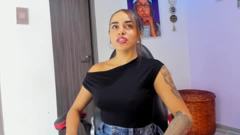 Snapshot of violettaa__ chatting on November 2025 11:16:01 PM Violetta online show from November 2025 11:16:01 PM