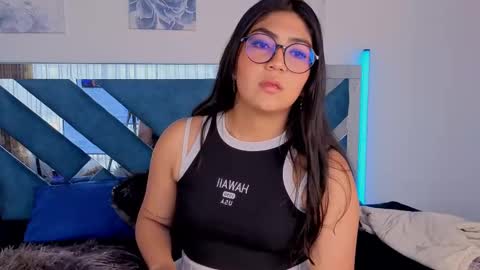 Snapshot of violettabloom_ chatting on September 2025 08:54:01 PM violettabloom_ online show from September 2025 08:54:01 PM