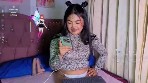 Snapshot of violettabloom_ chatting on October 2025 10:22:01 PM violettabloom_ online show from October 2025 10:22:01 PM
