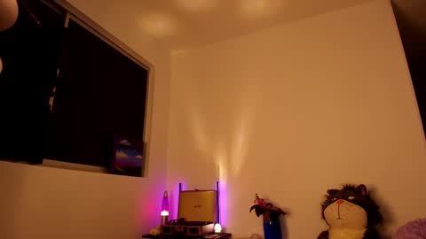 Violetta....Follow me in Twitter... online show from September 2025 04:27:02 AM