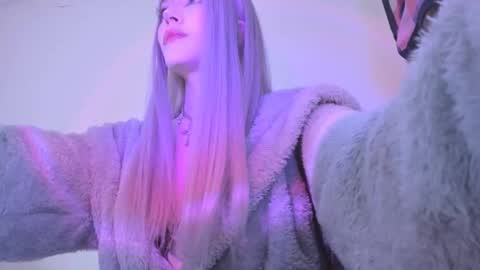 Violett online show from December 2024 04:43:01 AM