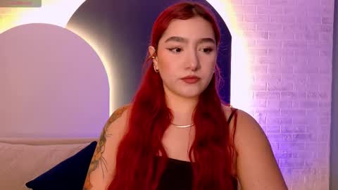 Violett Castel online show from November 2025 11:19:01 AM