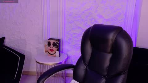 Violett Castel online show from January 2026 07:30:01 PM