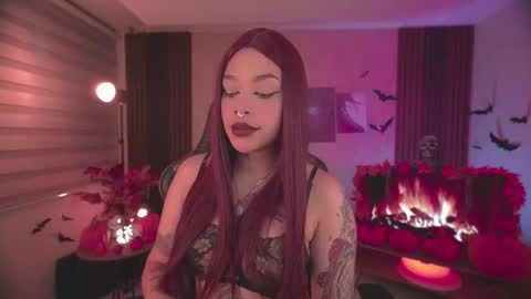 JULIE UWU online show from October 2025 05:58:02 PM