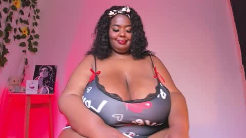 Snapshot of violette_plus chatting on February 2026 08:14:01 PM Call me valeria online show from February 2026 08:14:01 PM