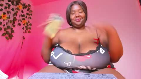 Snapshot of violette_plus chatting on May 2026 01:09:02 PM Call me valeria online show from May 2026 01:09:02 PM