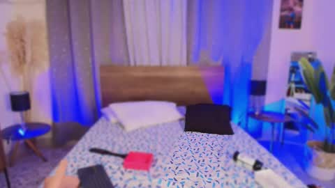 Violett online show from November 2025 04:28:02 AM