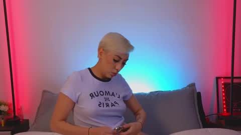 Violet online show from February 2025 02:12:01 AM