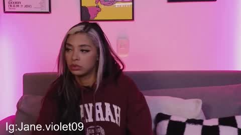 Violet online show from September 2025 01:05:02 AM