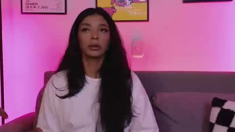 Violet online show from September 2025 04:25:01 AM