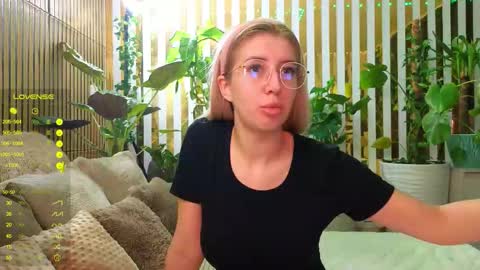 Violetta online show from November 2025 08:30:01 PM