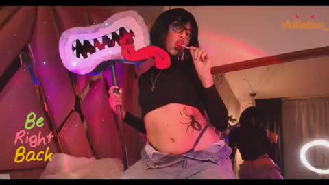 Snapshot of viollettaa_ chatting on November 2025 06:43:02 PM Violetta online show from November 2025 06:43:02 PM