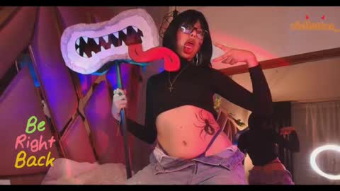 Snapshot of viollettaa_ chatting on November 2025 06:53:02 PM Violetta online show from November 2025 06:53:02 PM