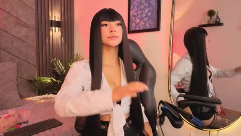 viollettebylyly online show from October 2025 12:17:02 PM