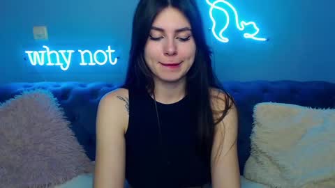 viollinalv online show from March 2025 02:43:02 PM