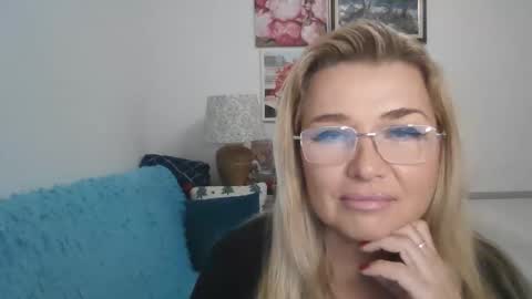 Snapshot of vionerra chatting on November 2025 11:32:01 PM Vionerra online show from November 2025 11:32:01 PM