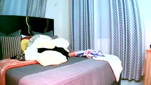 Snapshot of virtual_wifey chatting on February 2025 06:05:02 PM Your Virtual Wife online show from February 2025 06:05:02 PM