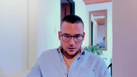 Vito Ferrer online show from March 2025 03:15:02 PM