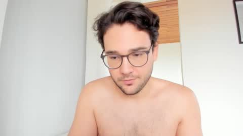 Vito Ferrer online show from February 2026 02:03:02 PM