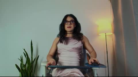 VittaaaPlease help me with your thumbs up its important  online show from November 2025 11:08:02 PM