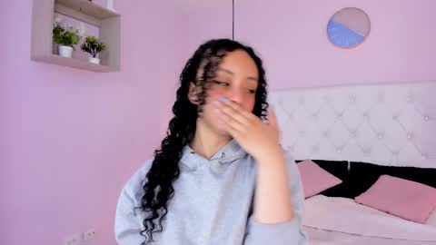 Vivi online show from November 2025 04:00:02 AM