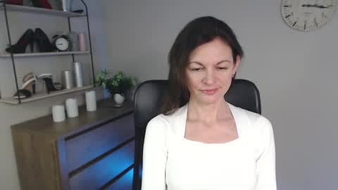 Vivian online show from February 2025 07:50:01 AM