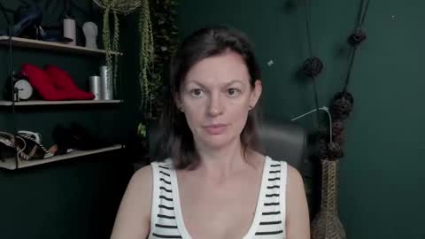 Vivian online show from March 2025 06:53:02 AM