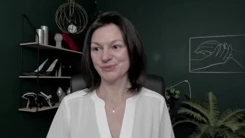 Vivian online show from January 2026 06:39:02 AM