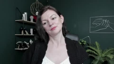Snapshot of vivian_dream chatting on May 2026 06:31:02 AM Vivian online show from May 2026 06:31:02 AM