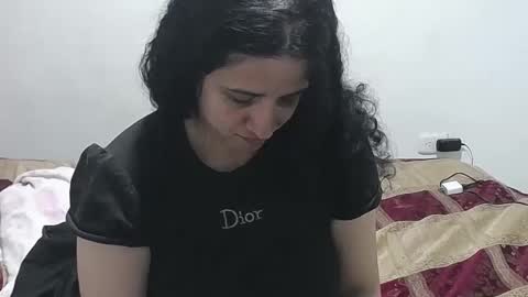 Snapshot of vivian_walt_ chatting on December 2024 06:19:02 AM melissa online show from December 2024 06:19:02 AM