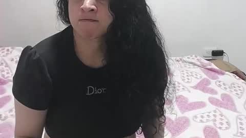 Snapshot of vivian_walt_ chatting on December 2024 05:12:01 AM melissa online show from December 2024 05:12:01 AM