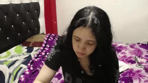Snapshot of vivian_walt_ chatting on September 2025 05:22:01 AM melissa online show from September 2025 05:22:01 AM