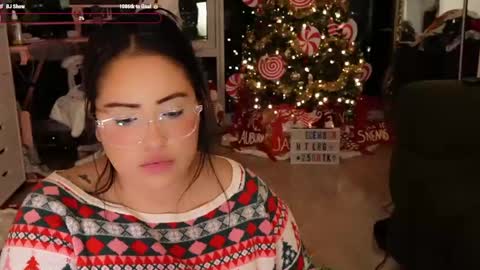 Vivi online show from December 2024 05:29:02 AM