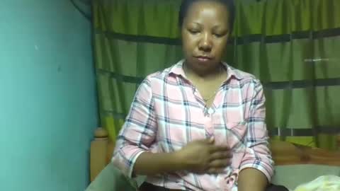 Snapshot of viviane0812 chatting on September 2025 12:43:02 PM viviane0812 online show from September 2025 12:43:02 PM