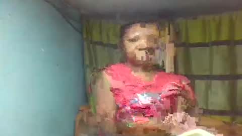 Snapshot of viviane0812 chatting on October 2025 08:38:01 PM viviane0812 online show from October 2025 08:38:01 PM