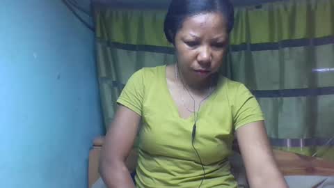 Snapshot of viviane0812 chatting on November 2025 06:45:01 AM viviane0812 online show from November 2025 06:45:01 AM