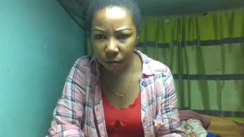 Snapshot of viviane0812 chatting on November 2025 02:17:02 PM viviane0812 online show from November 2025 02:17:02 PM