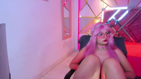 Vivian online show from November 2025 01:49:02 PM