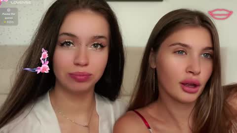 Nelly and Mari online show from September 2025 07:07:01 AM