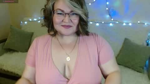 Vivien online show from February 2025 08:06:02 PM