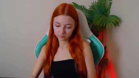 Vivien online show from November 2025 07:25:01 PM