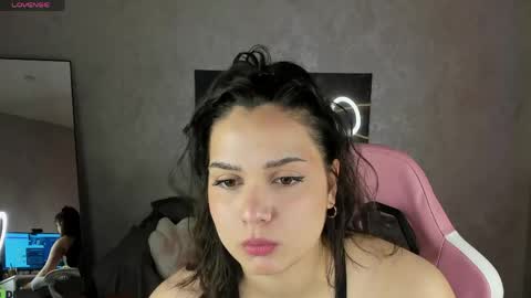 Snapshot of vivien_ross chatting on May 2026 01:03:02 AM vivien_ross online show from May 2026 01:03:02 AM