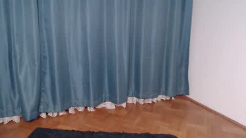 Vivienne online show from January 2025 03:54:01 PM