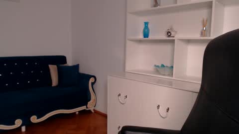 Vivienne online show from March 2025 01:48:01 AM