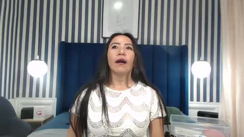 Vivian  online show from October 2025 01:01:01 PM