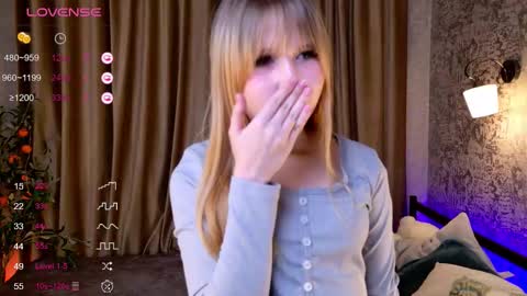 Snapshot of viviesunn chatting on November 2025 09:31:01 AM Mia Skaidrite online show from November 2025 09:31:01 AM