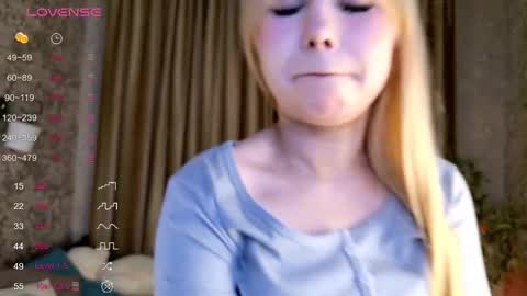 Snapshot of viviesunn chatting on November 2025 10:05:01 AM Mia Skaidrite online show from November 2025 10:05:01 AM